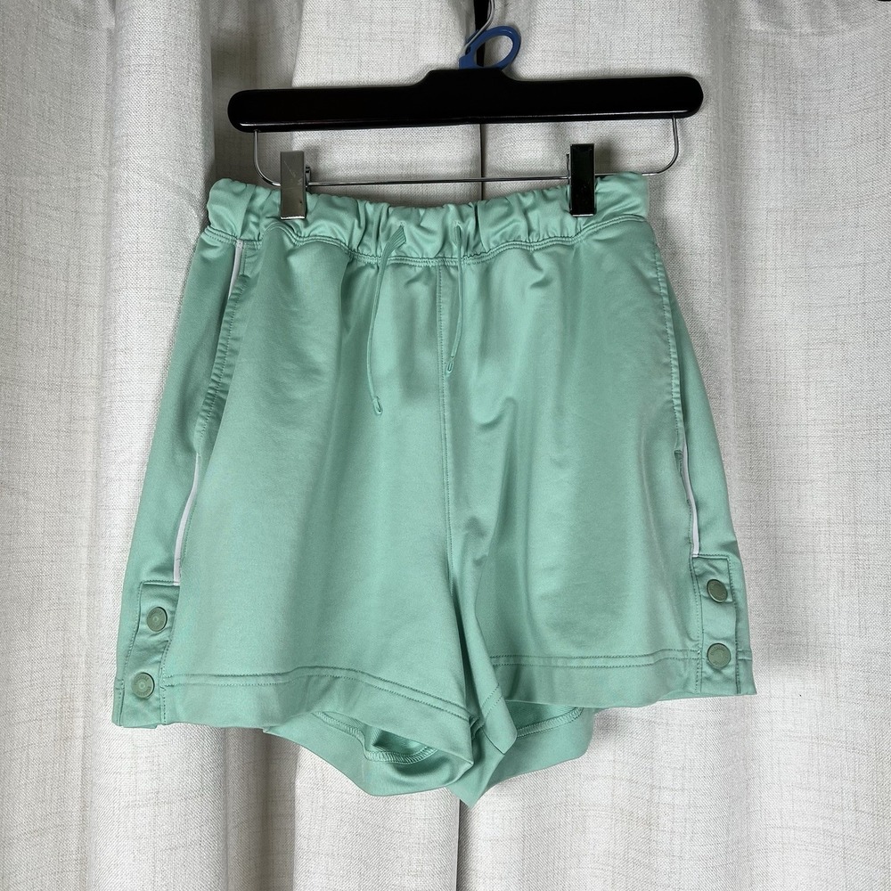 Gymshark Shorts Light Green Recess Snap Women's Small 3" Pockets Gym Training